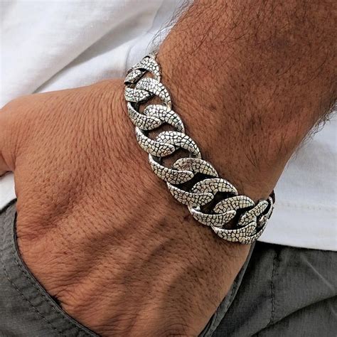 luxury jewelry men.